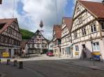 Wiesensteig, Marktplatz mit Elefantenbrunnen und Fachwerkhuser (10.05.2015)