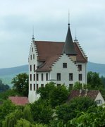 Engen, das Krenkinger Schlle, heutiges Aussehen nach Umbauten von 1892-93, beherbergt das Badische Bezirksamt, Juli 2012