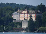 In den Jahren 1739 bis 1746 wurde das barocke Deutschordenschloss auf der Insel Mainau erbaut.