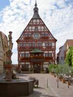 Besigheim, Marktplatz mit Rathaus von 1459 (10.08.2008)