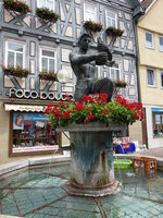 Marbach, Rathausbrunnen am Markt (26.06.2016)