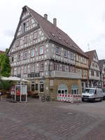 Besigheim, Gebude der Stadtapotheke am Marktplatz (24.06.2018)