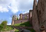 Die Schlossgasse fhrt hinauf zur Burgruine Wertheim, der grten und schnsten Burgruine Deutschlands aus dem 12.