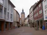 Buchen im Odenwald, Marktstrae mit Stadttorturm (21.09.2008)