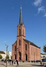 Kehl am Rhein, die evangelische Friedenskirche am Marktplatz, der neugotische Bau wurde 1851 eingeweiht, Sept.2017