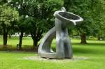 Offenburg, die Großplastik  Tod aus Liebe  von 1984 steht im Bürgerpark, ist ein Geschenk des Moskauer Künstlers V.Sidur, Mai 2011