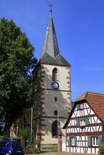 Griesheim, die katholische Pfarrkirche St.Nikolaus, die Chorturmkirche stammt aus dem 15.Jahrhundert, Sept.2021