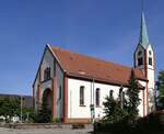 Windschlg, Blick auf die Sdseite und den Glockenturm der St.Pankratius-Kirche, Sept.2021