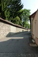 Isny, Die mittelalterliche Stadtmauer der ehemaligen Freien Reichsstadt ist teilweise noch gut erhalten, Aug.2012