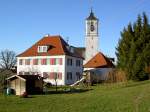 Gornhofen, Pfarrhaus und Pfarrkirche St.