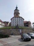 Backnang, Turmschulhaus, erbaut von 1816 bis 1817, dahinter der Stadtturm, der 45 Meter hohe Chorturm erbaut im 13.