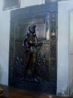 Stadtpfarrkirche St.Martin in Mekirch/Oberschwaben,  dieser knstlerisch hochwertige Epitaph zeigt einen Bronzegu aus dem 16.Jahrhundert,  Aug.2010