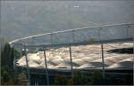 Blick auf die berdachung der Mercedes-Benz Arena.