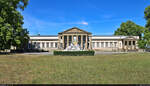 Das Schloss Rosenstein beherbergt das Staatliche Museum fr Naturkunde Stuttgart.