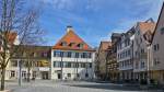 Um den Ulmer Marktplatz herum kann man teilweise noch historische Architektur bestaunen.