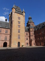 Aschaffenburg, Innenhof mit Bergfried im Schloss Johannisburg (02.10.2016)