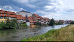 Malerische H�userzeile am Linken Regnitzarm in Bamberg.