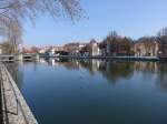 Landshut, Isar mit Ludwigwehr, Marstall, Rcklturm und Lndtor (20.03.2016)