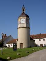 Burghausen, Brunnenhaus mit Uhrturm in der Burg (25.08.2007)