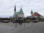 Alttting, Kapellplatz mit gotischer Wallfahrtskapelle St.