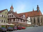 Feuchtwangen, Cafe am Kreuzgang und Stiftskirche in der Hindenburgstrae (17.06.2007)