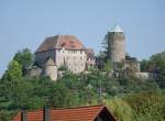Burg Colmberg, Mittelalterliche Abschnittsburg mit Halsgraben im Nordosten und Bering ber nach Westen, erbaut ab dem 11.