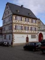 Groostheim, Nthig-Gut am Marktplatz mit Bachgaumuseum, ehemaliger Lehenshof der   Mainzer Domprbste (17.02.2012)