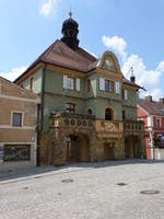 Furth im Wald, Rathaus am Stadtplatz, dreigeschossiger Walmdachbau mit Dachreiter, erbaut 1924 (03.06.2017)