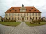 Schloss Hemhofen, Rechteckbau mit Walmdach, erbaut 1715 (09.02.2014)
