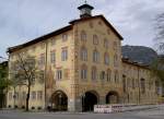 Partenkirchen, Rathaus von 1935, Giebelbau mit offener Erdgeschosshalle, erbaut von Oswald Bieber, Fassadenmalereien von Josef Wackerle (29.04.2012)