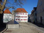 Gnzburg, Gefallenendenkmal und Huser am Frauenplatz (28.02.2021)