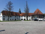 Schwarzenbach an der Saale, Schloss, langgestreckter Walmdachbau mit Dachreiter, erbaut im 17.