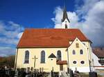 Stoffen, Pfarrkirche Maria Heimsuchung, Saalbau mit eingezogenem Polygonalchor und Chorflankenturm, barockisiert 1740 (22.02.2014)