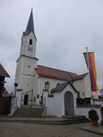 Klham, Filialkirche Mari Heimsuchung und Kapelle, Saalkirche mit eingezogenem Chor und Westturm, erbaut bis 1747 (06.11.2016)