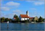 Blick vom Schiff auf die Kirche St.Georg,Schloss Wasserburg und das Malhaus von Wasserburg.