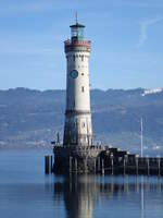 Lindau, Leuchtturm an der Hafeneinfahrt, erbaut 1856 (20.02.2021)