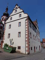 rothenfels, Juliusspital, Dreigeschossiger Zweiflgelbau mit Schweifgiebel, erbaut 1597 (12.05.2018)