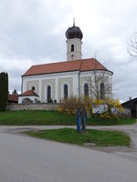 Kleinhhenkirchen, Maria Heimsuchung Kirche, Saalbau mit eingezogenem Chor und Nordturm, barocker Neubau um 1770, Turmunterbau mittelalterlich (17.04.2016)