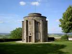 Burgbernheim, Kriegerdenkmal auf dem Kapellenberg, erbaut 1925 von Architekt Fritz Mayer und Bildhauer Herzog (19.06.2014)