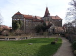 Wenzelschloss Lauf, um dreieckigen Innenhof gruppierte Anlage aus Buckelquadermauerwerk, Neubau unter Kaiser Karl IV.