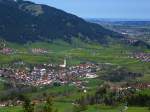 Pfronten, Blick vom 1267m hohen Falkenstein auf den Ort im Ostallgu, an der Grenze zu sterreich, April 2014