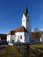 Waal, Maria Himmelfahrt Kirche, Saalkirche mit Steilsatteldach, polygonalem Chorabschluss und nrdlichem Chorflankenturm mit Spitzhelm, Turmunterbau und Chor 15.
