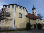 Bodenmais, Pfarrkirche Maria Himmelfahrt, erbaut von 1804 bis 1805, Ostturm mit Spitzhelm, neubarock verndert 1924 (05.11.2017)