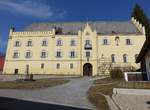 Schloss Karlstein, Vierflgelanlage ber trapezfrmigem Grundriss, erbaut im 16.