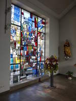 Leinach, Glasfenster in der Taufkapelle der kath.