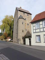 Fladungen, Obertorturm in der Ludwigstrae, erbaut 1335 (16.10.2018)