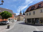 Gerolzhofen, Blick in die Marktstrae mit den Trmen der St.