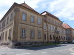 Schloss Sulzheim, ehemaliges Ebracher Amtsschloss in der Wilhelm Behr Strae, Hauptflgel mit Mittelpavillon und seitlichen Querflgeln, erbaut von 1722 bis 1728 nach Plnen von