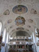 Bernbeuren, Langhaus und Orgelempore der St.