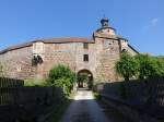 Mischelbach, Rundfestung Schloss Sandsee auf dem 455 m .